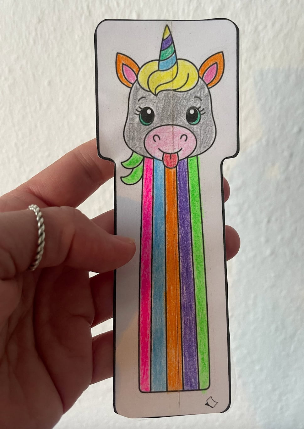 Bastelvorlage für süße Lesezeichen "Einhorn" gratis - helpfully.de