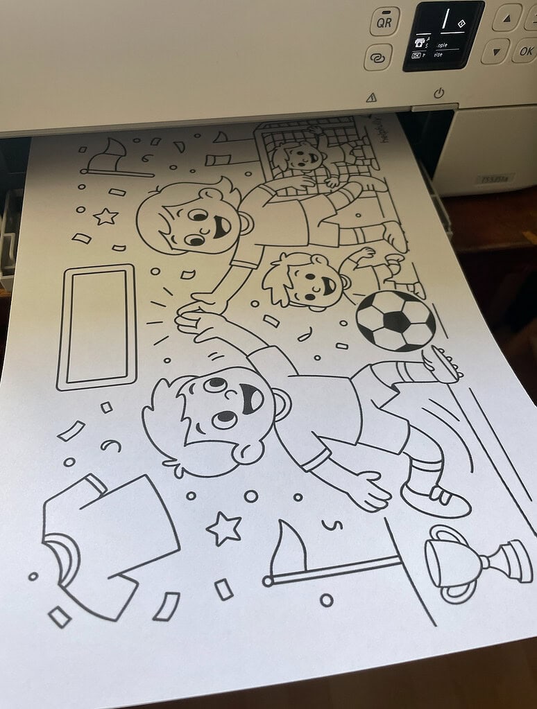 Fussball Ausmalbild mit süßen Motiven zum Ausdrucken