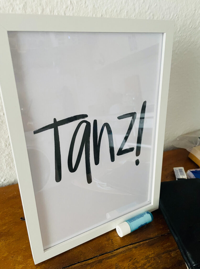 A4 Poster mit Spruch TANZ zum Ausdrucken als Gratis-Vorlage