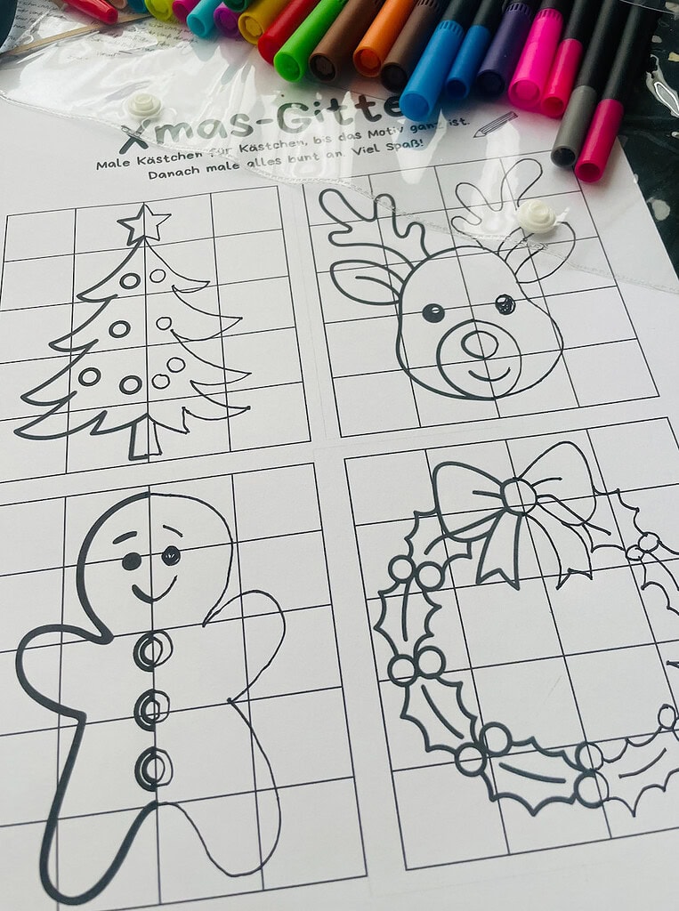 Malvorlage mit halben Weihnachtsmotiven zum Fertigmalen / Spiegeln