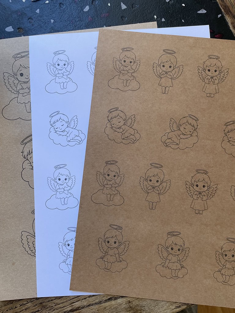 Engel auf weißem oder Kraftpapier toll ausgedruckt