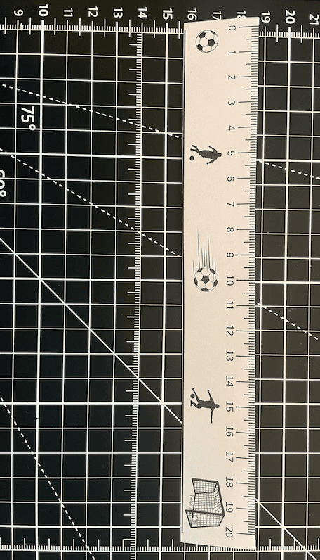 Kinderlineal mit 20 cm zum Ausdrucken mit Fußballmotiven