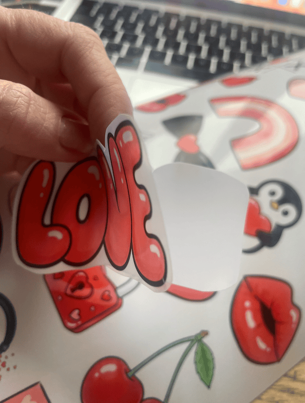 Love-Sticker, hier ausgedruckt auf Vinylfolie