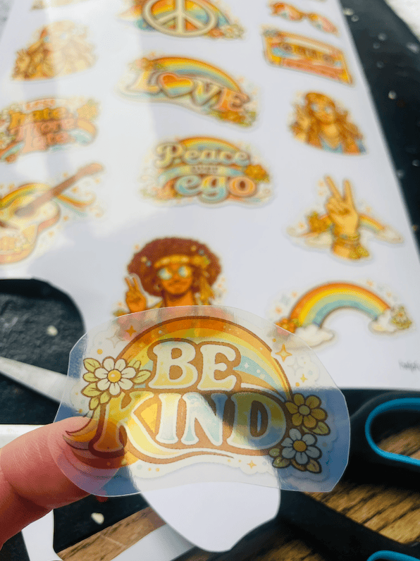 tolle Sticker im Retro-Hippie-Look zum Ausdrucken, Basteln und mehr DIYs