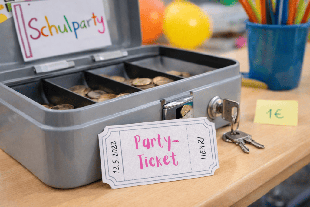 Tickets basteln für Partys und Schulfeste