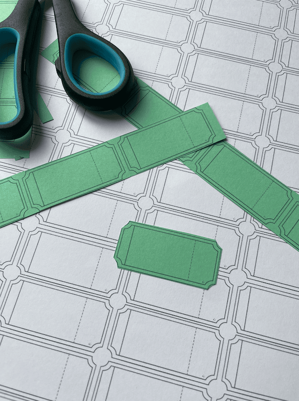 Nach dem Drucken in Reihen schneiden und dann jeweils das Ticket